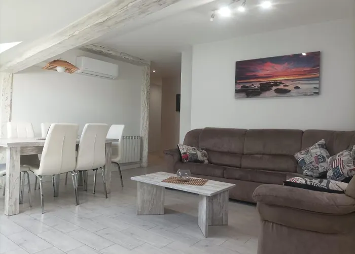 La Plaza Appartement *